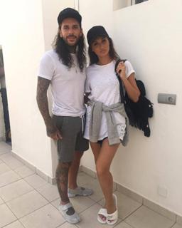 Megan McKenna feet photo thumbnail