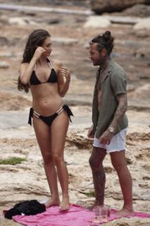 Megan McKenna feet photo thumbnail