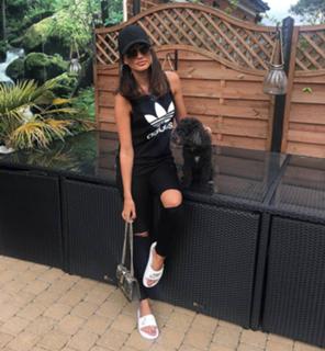 Megan McKenna feet photo thumbnail