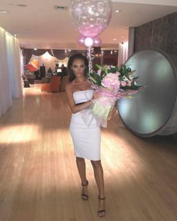 Megan McKenna feet photo thumbnail