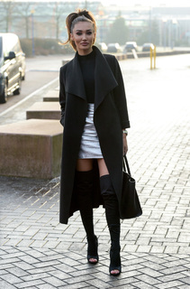 Megan McKenna feet photo thumbnail