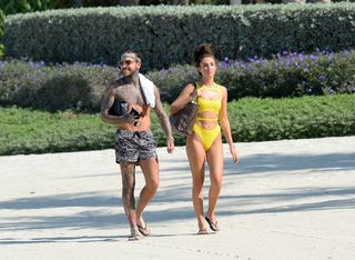 Megan McKenna feet photo thumbnail