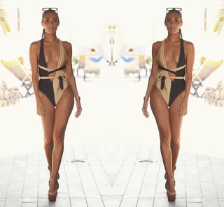 Megan McKenna feet photo thumbnail