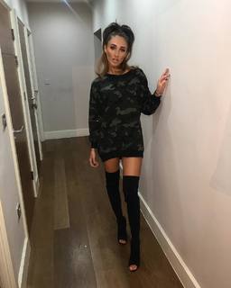 Megan McKenna feet photo thumbnail