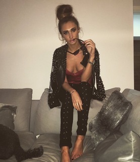 Megan McKenna feet photo thumbnail
