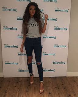 Megan McKenna feet photo thumbnail