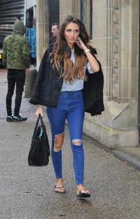 Megan McKenna feet photo thumbnail