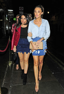 Megan McKenna feet photo thumbnail