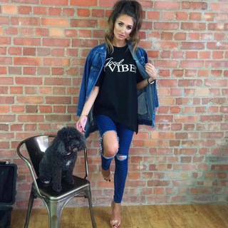 Megan McKenna feet photo thumbnail