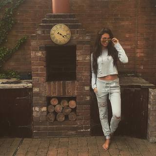 Megan McKenna feet photo thumbnail