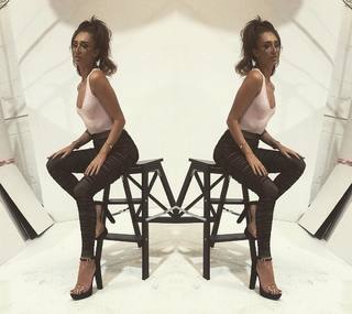 Megan McKenna feet photo thumbnail