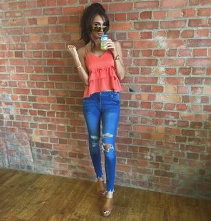 Megan McKenna feet photo thumbnail