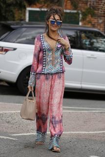 Megan McKenna feet photo thumbnail