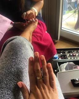 Megan McKenna feet photo thumbnail