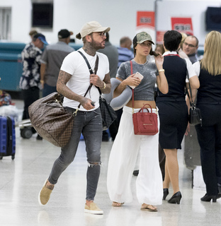 Megan McKenna feet photo thumbnail