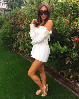 Megan McKenna feet photo thumbnail