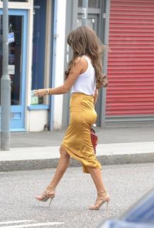 Megan McKenna feet photo thumbnail