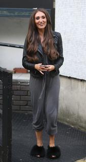 Megan McKenna feet photo thumbnail