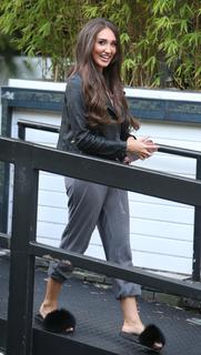 Megan McKenna feet photo thumbnail