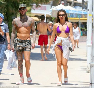 Megan McKenna feet photo thumbnail