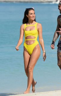 Megan McKenna feet photo thumbnail