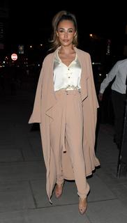 Megan McKenna feet photo thumbnail