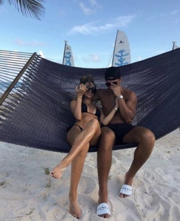 Megan McKenna feet photo thumbnail