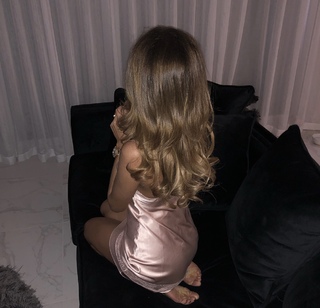 Megan McKenna feet photo thumbnail