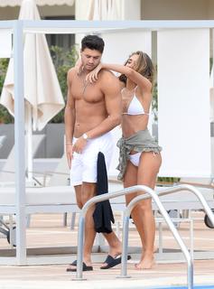 Megan McKenna feet photo thumbnail