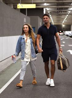 Megan McKenna feet photo thumbnail