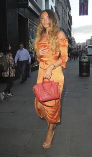 Megan McKenna feet photo thumbnail