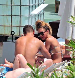 Megan McKenna feet photo thumbnail