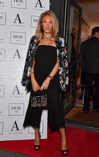 Megan McKenna feet photo thumbnail