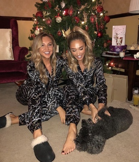 Megan McKenna feet photo thumbnail