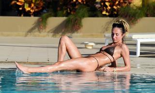 Megan McKenna feet photo thumbnail