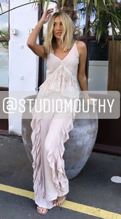 Megan McKenna feet photo thumbnail