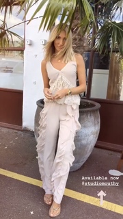 Megan McKenna feet photo thumbnail