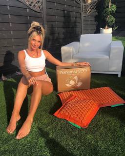 Megan McKenna feet photo thumbnail