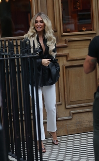 Megan McKenna feet photo thumbnail