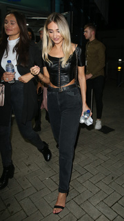 Megan McKenna feet photo thumbnail