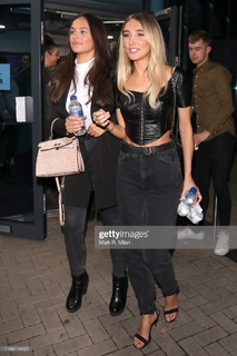 Megan McKenna feet photo thumbnail