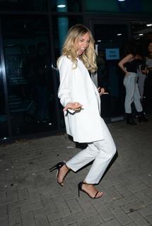 Megan McKenna feet photo thumbnail