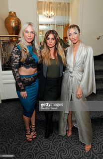 Megan McKenna feet photo thumbnail