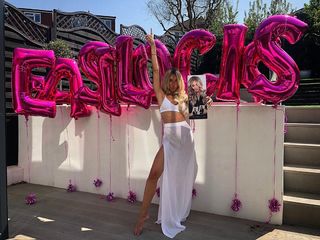 Megan McKenna feet photo thumbnail