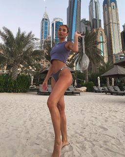 Megan McKenna feet photo thumbnail