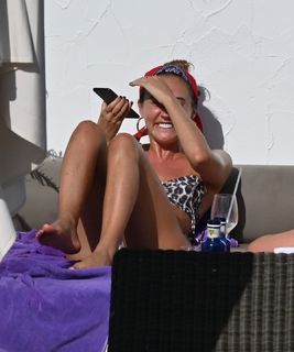Megan McKenna feet photo thumbnail