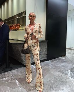 Megan McKenna feet photo thumbnail