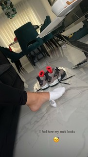 Megan McKenna feet photo thumbnail