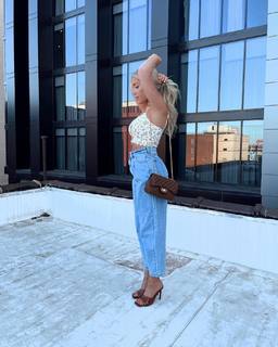 Megan Moroney feet photo thumbnail