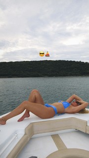 Megan Moroney feet photo thumbnail